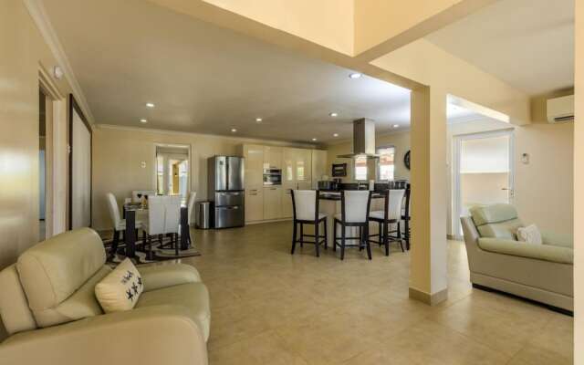Amazing 3BR Villa w Large Private Pool Gameroom