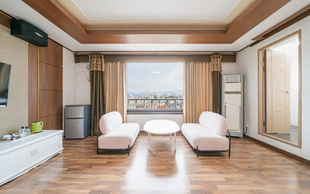 Apple Hotel