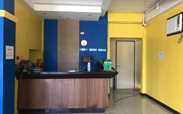762 Laurien Hotel