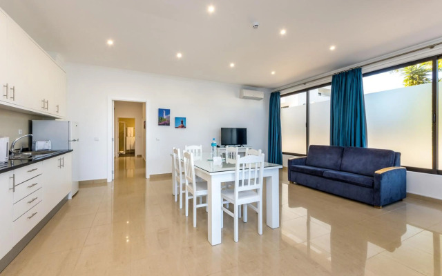 Apartamentos Turísticos Janelas do Mar