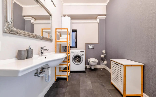 Stylish Ground Floor Apartment