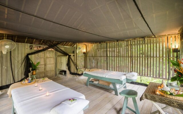 TreeHouse Villas - Adults Only