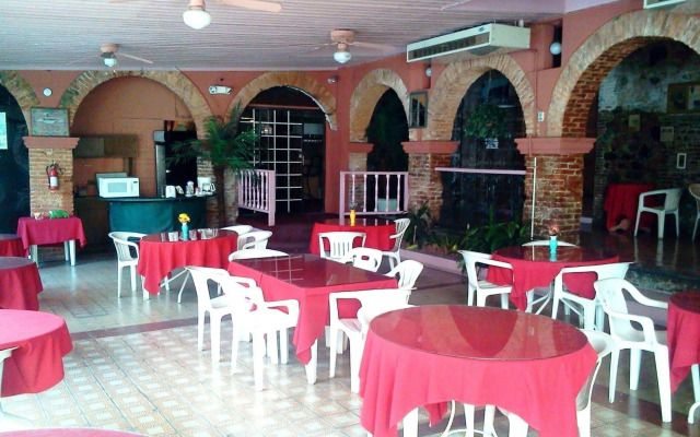 Hotel Oasis