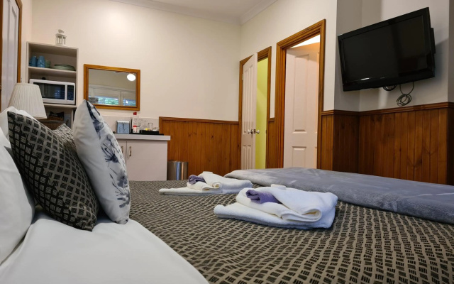 Forest Lodge Resort – Guest Rooms – Pemberton