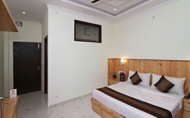 OYO 14158 The Kempty Fall Resort