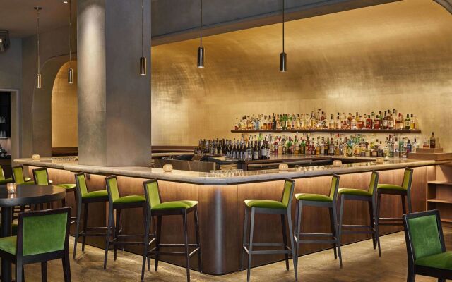 The Chicago Hotel Collection Ambassador Gold Coast