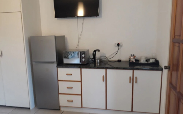 8 Ibis Lane Guest House