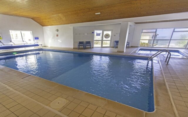 Clifton Court Apt 19 With Heated Pool