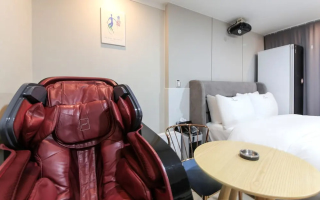 Continew Hotel