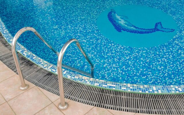Global Towers Hotel & Suites