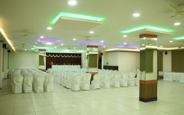 OYO 10533 Hotel Victory Grand