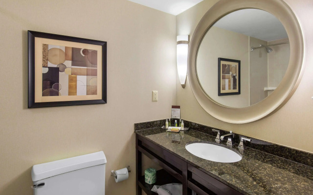 DoubleTree by Hilton Downtown Wilmington - Legal District