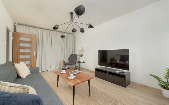 Charming Trzebnicka Apartment by Renters