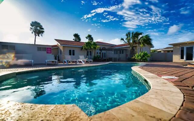 Spacious 6BR Villa w Pool Close2beach Sleeps 16