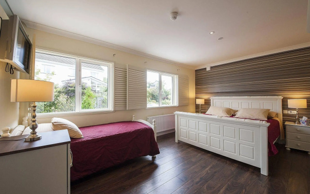 Sea Breeze Lodge B&B