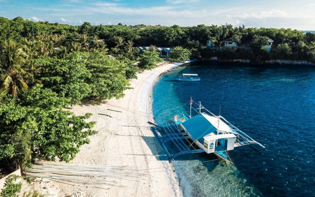 Thresher Cove Dive Resort