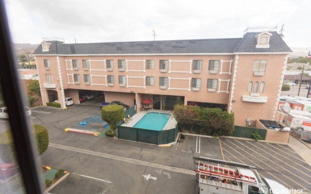 Holiday Inn Express & Suites Chatsworth by IHG