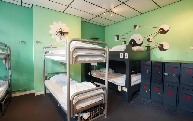 The Flying Pig Uptown Hostel