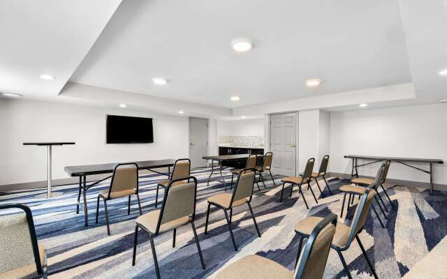 Comfort Inn & Suites Nashville Near Tanger Outlets  I-24 Antioch