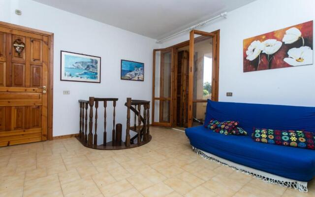 N215 - Numana, trilocale con portico