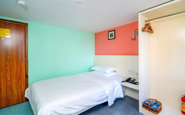 LN White House Hotel