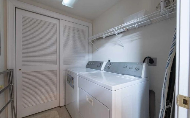 Exclusive Greenbriar Condo W/ Golf & Beach Shuttle Condo