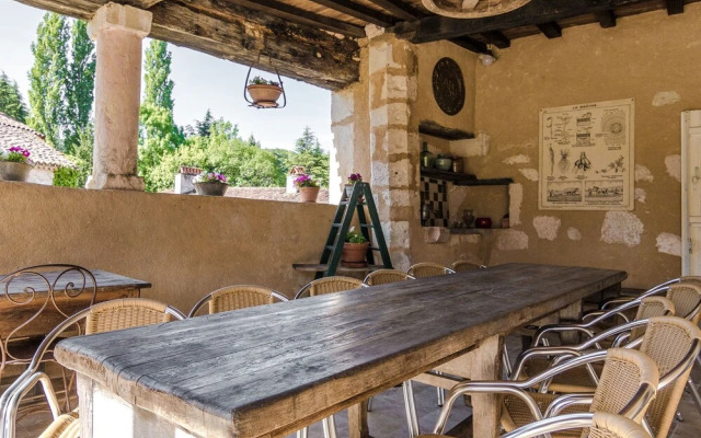 Plushy Villa in Sourzac With Pool, Fitness & Recreation Centre