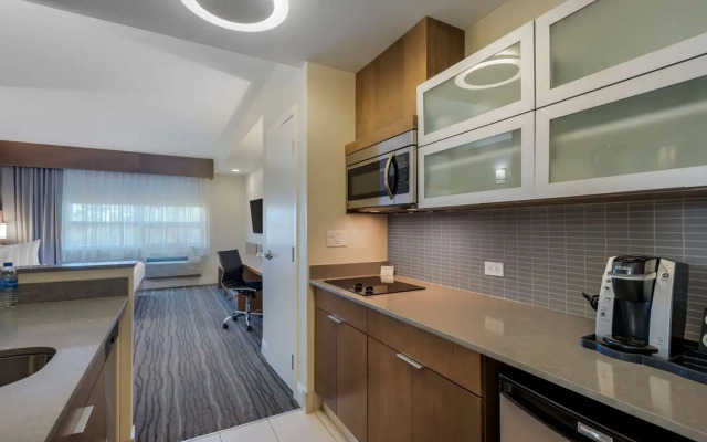 Best Western Plus Sawridge Suites