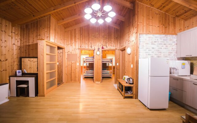 Jeju Hyeoppjae Some&ssam Guesthouse