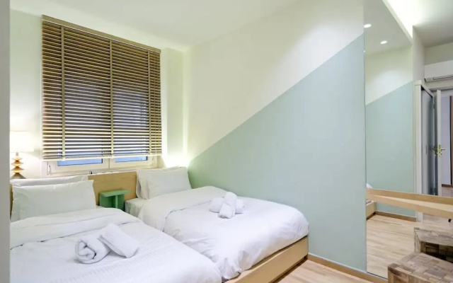 The Fancy Philosopher Apartment