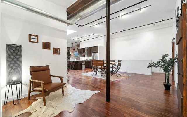 LUXURIOUS Million-Dollar Penthouse