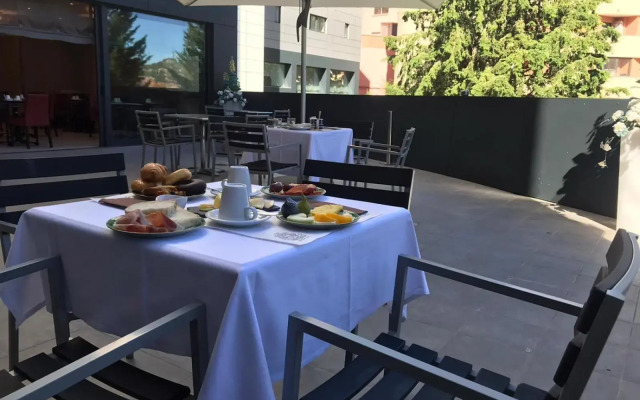 Civera Hotel