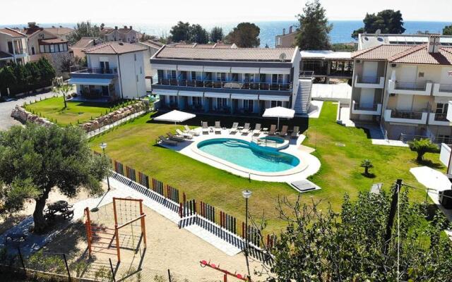 Finikas Garden Beach Resort Nikiti