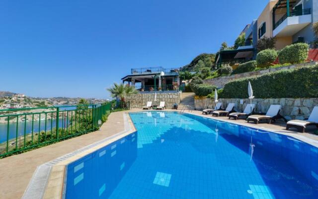 Erivolos Studios & Apartments