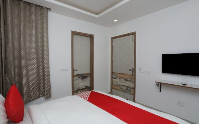 Hotel Gracious by OYO Rooms