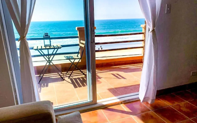 BEACHFRONT Relaxation 1 Bedroom Apt