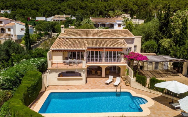 Stylish 5-bed Villa Almarina in Javea