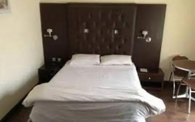 Nelrose Hotel