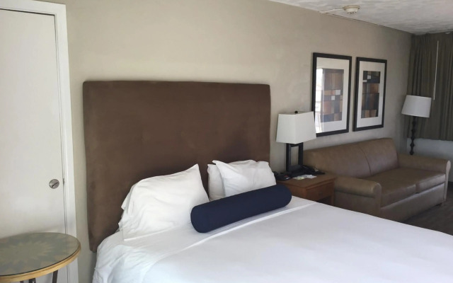 Surfer Beach Hotel