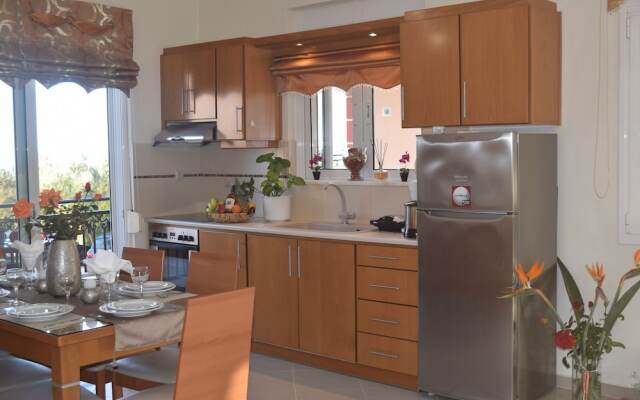 Zoi's Holidays Apartment