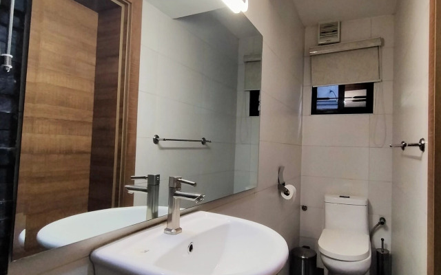 Iris Hotel