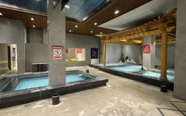 Yuxian Zixuan International Hotel – Pool – Yangquan
