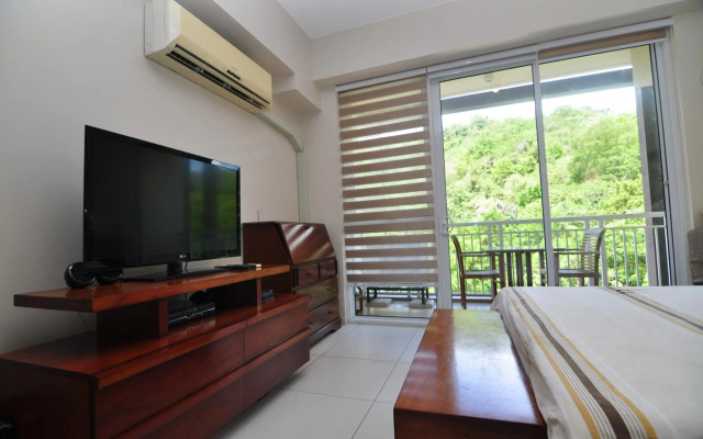 Miranda 306B by Raquel's Place at Pico de Loro