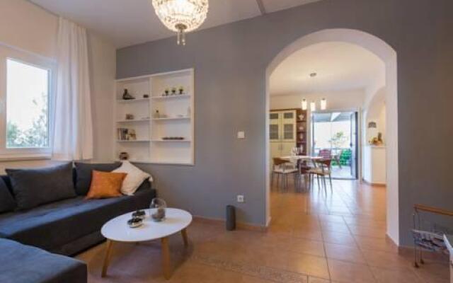 Villa stunning view in quiet area,nudist friendly