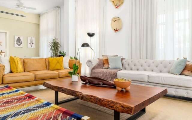 w 3BR Duplex Penthouse With Private Pool