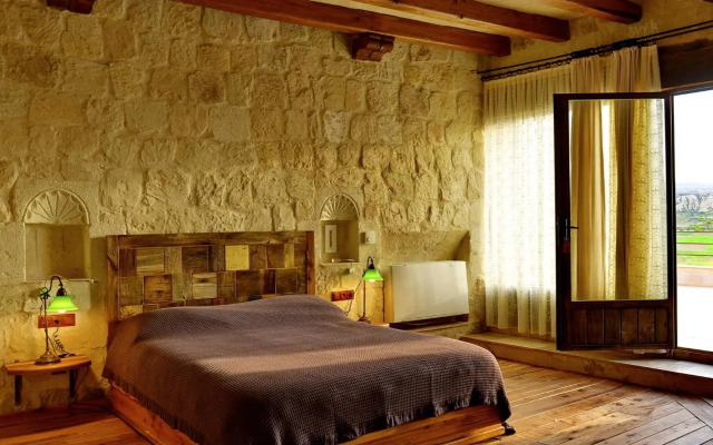 Seki Cave Suites