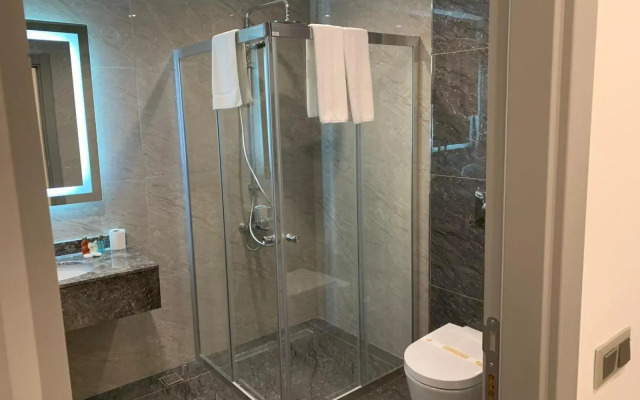 Regency World Hotel&Suites