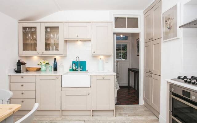 2 Bedroom Flat in Brixton Sleeps 4