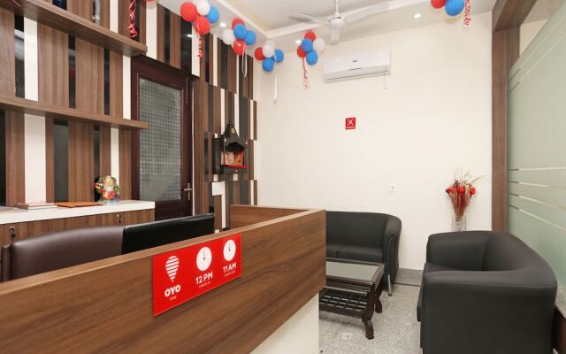 OYO 8205 Hotel Petals Inn