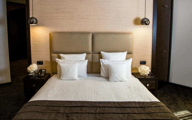 North Avenue Hotel
